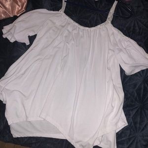 Cut -out shoulder top!